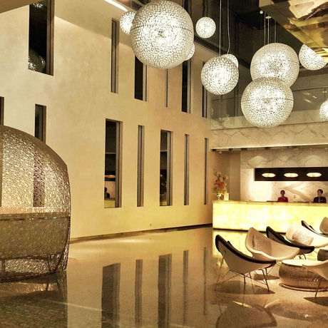 Imagen de los interiores del Hotel FM7 Resort - Jakarta Airport. Foto 12