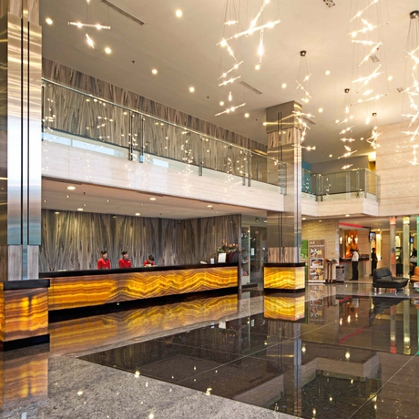 Imagen de los interiores del Hotel FM7 Resort - Jakarta Airport. Foto 15