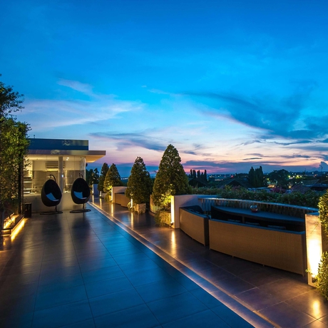 Imagen de los exteriores del Hotel FM7 Resort - Jakarta Airport. Foto 11