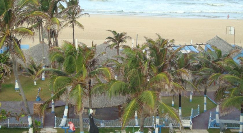 Imagen de los exteriores del Hotel FORTALEZA PARK. Foto 3