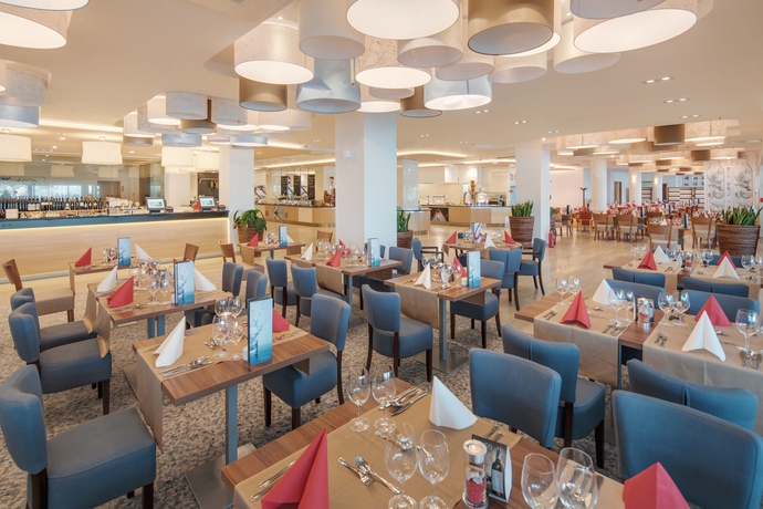 Imagen del bar/restaurante del Hotel FORTUNA POREC. Foto 6
