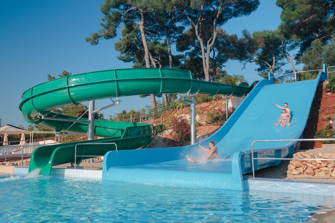 Imagen de la piscina del Hotel FORTUNA POREC. Foto 16
