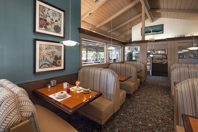 Imagen del bar/restaurante del Hotel FOUND Hotels, Santa Barbara, Series by Marriott. Foto 3