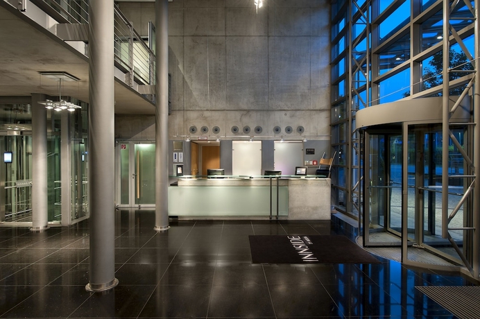 Imagen de los interiores del Hotel FOUR Munich Neue Messe. Foto 18