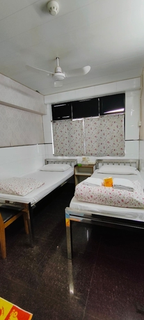 Imagen de la habitación del Hotel FOUR SEASONS HOSTEL. Foto 6
