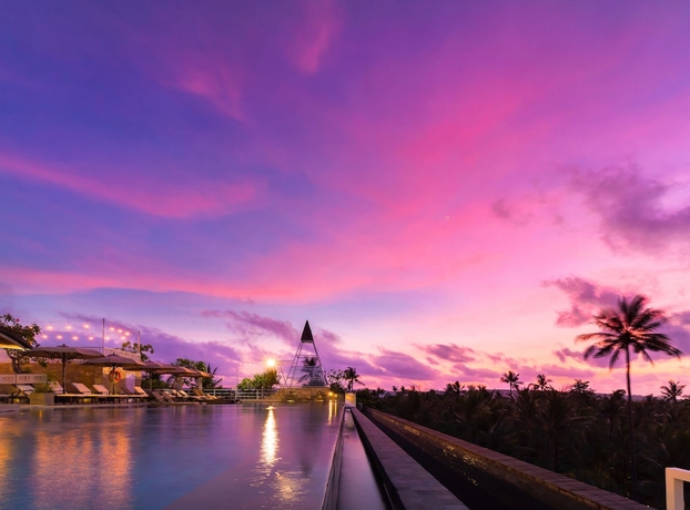 Imagen de la piscina del Hotel FOX Jimbaran Beach. Foto 19