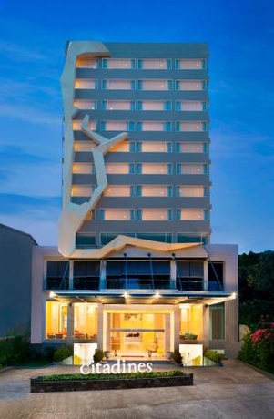 Imagen general del Hotel FOX Lite Royal Bay Makassar. Foto 2