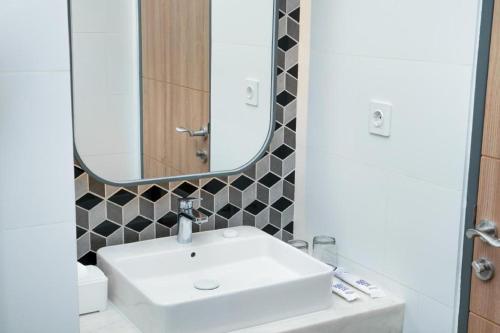 Imagen general del Hotel FOX Lite Samarinda. Foto 17