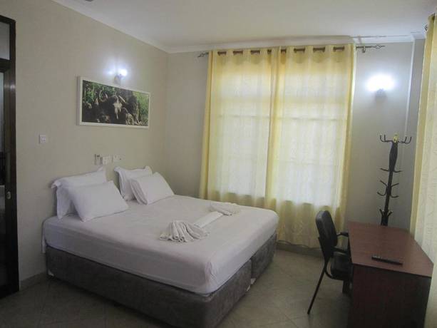 Imagen de la habitación del Hotel FQ. Foto 4
