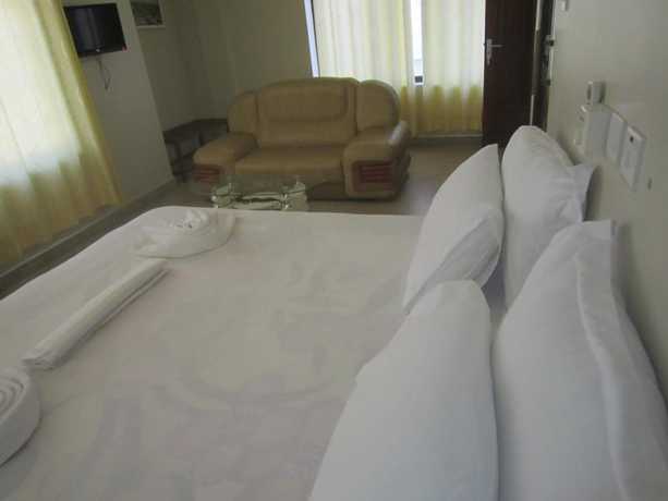 Imagen de la habitación del Hotel FQ. Foto 5