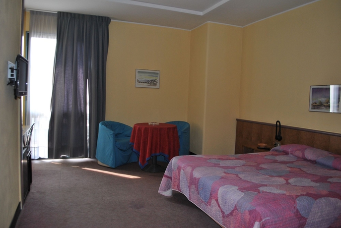 Imagen de la habitación del Hotel FRANCIACORTA GOLF. Foto 4