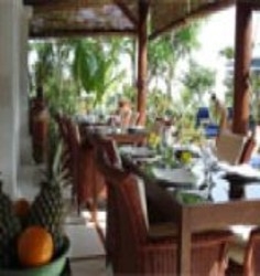 Imagen general del Hotel FRANGIPANI BEACH VILLA, Lovina Beach. Foto 4
