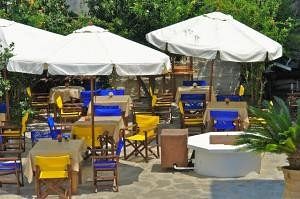 Imagen del bar/restaurante del Hotel FRANGISCOS INN. Foto 6