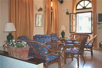 Imagen de los interiores del Hotel FROSINI GARDENS. Foto 4