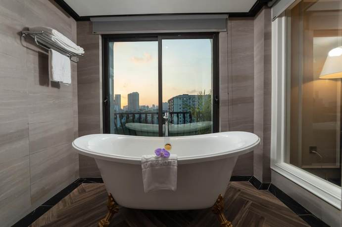 Imagen de la habitación del Hotel FTE Ba Dinh. Foto 9