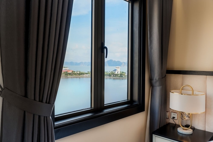 Imagen de la habitación del Hotel FTE Ha Long. Foto 10