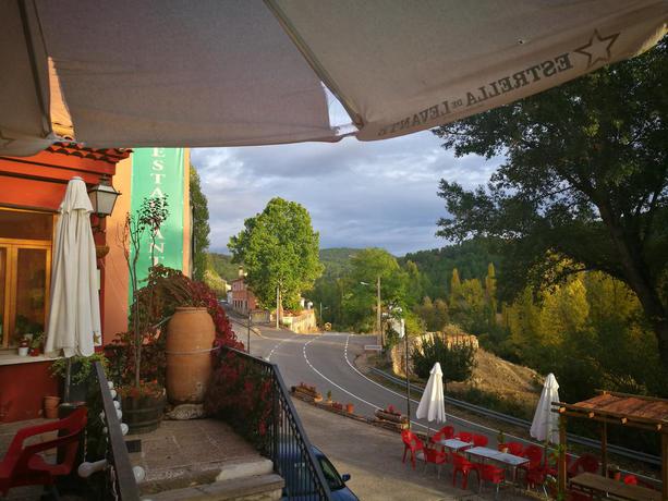 Imagen de los exteriores del Hotel FUERTESCUSA. Foto 7