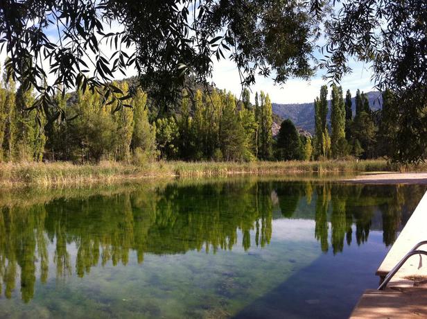 Imagen de los exteriores del Hotel FUERTESCUSA. Foto 8