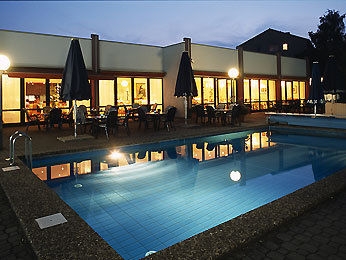 Imagen de los exteriores del Hotel FUERTHER MERCURE NUERNBERG WES. Foto 10