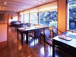 Imagen del bar/restaurante del Hotel FUJITA. Foto 6