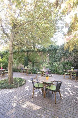 Imagen de los exteriores del Hotel Fab. Foto 10