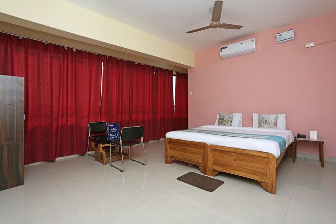 Imagen general del Hotel Fab Seven Inn 3 0 - Nr Care Hospital. Foto 17