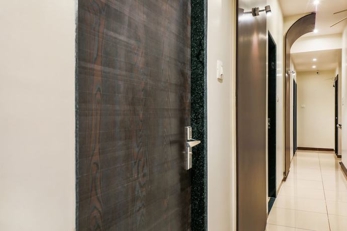 Imagen de los interiores del Hotel FabAdore Inn. Foto 11