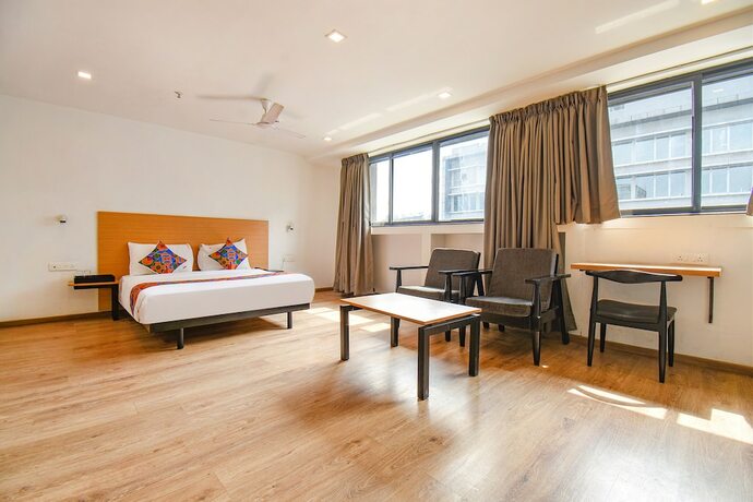 Imagen general del Hotel FabAlpha Center. Foto 4