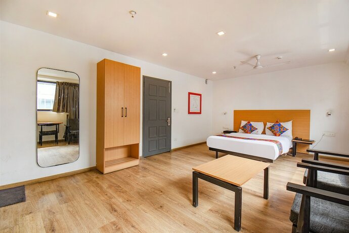 Imagen general del Hotel FabAlpha Center. Foto 18