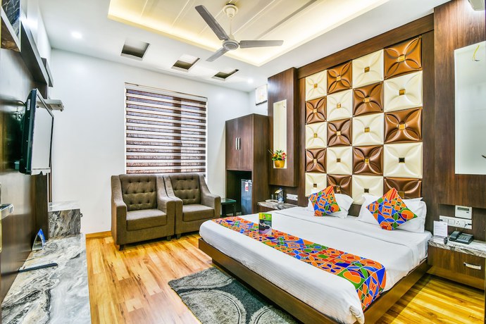 Imagen de la habitación del Hotel FabAman Residency. Foto 17
