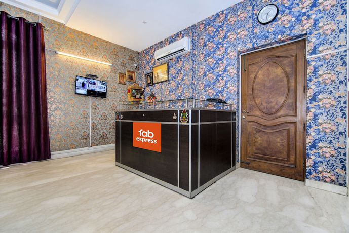 Imagen de los interiores del Hotel FabAshray. Foto 19