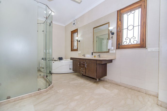 Imagen de la habitación del Hotel FabAshray. Foto 13