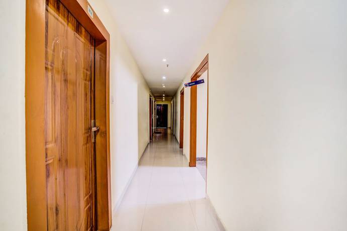 Imagen de los interiores del Hotel FabChirom Palace. Foto 20