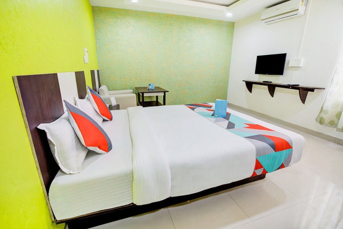 Imagen de la habitación del Hotel FabChirom Palace. Foto 10