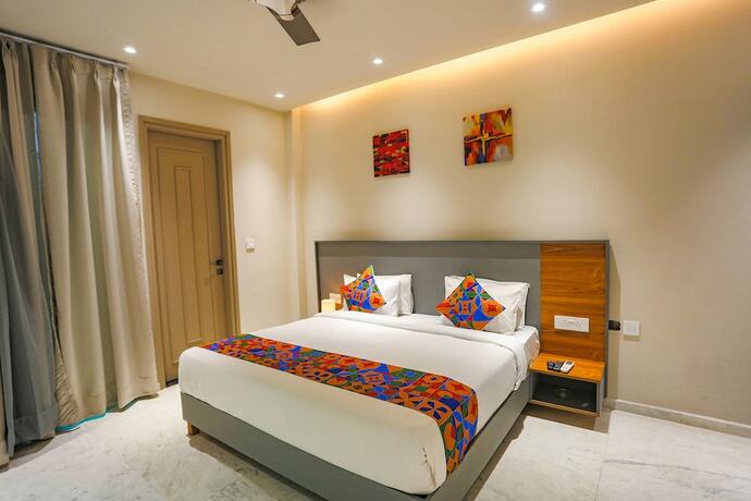 Imagen de la habitación del Hotel FabClarks Suites. Foto 20