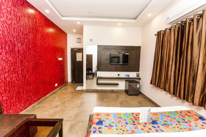 Imagen de la habitación del Hotel FabDe Sivalika. Foto 6