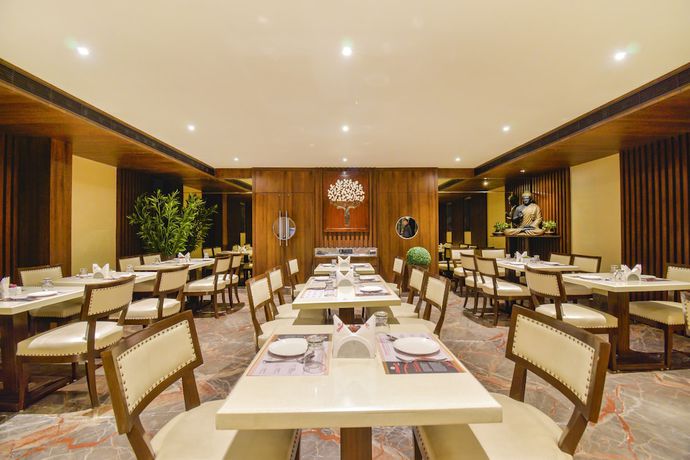 Imagen del bar/restaurante del Hotel FabEco Stay. Foto 4