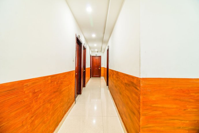 Imagen de los interiores del Hotel FabEleven Heights. Foto 19