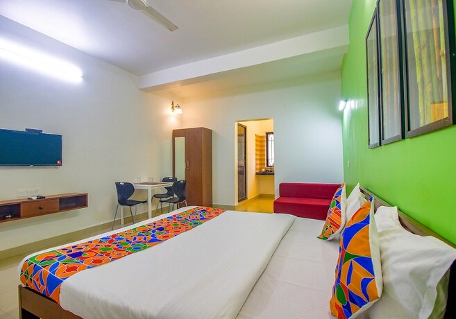 Imagen general del Hotel FabEscape SK Studios With Pool and GYM, Arpora. Foto 2