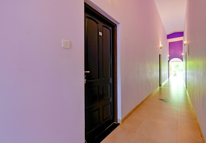 Imagen general del Hotel FabEscape Vagator Retreat Resort With Swimming Pool. Foto 2