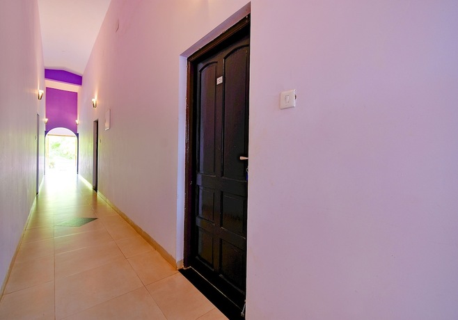 Imagen general del Hotel FabEscape Vagator Retreat Resort With Swimming Pool. Foto 3