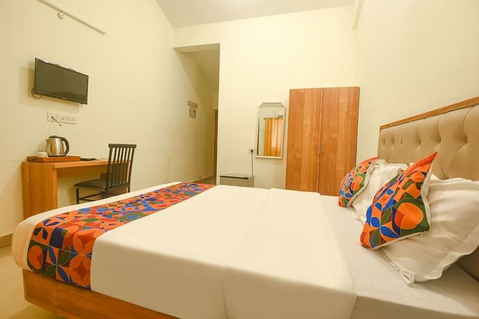 Imagen general del Hotel FabExpress De Classio With Pool, Candolim. Foto 11