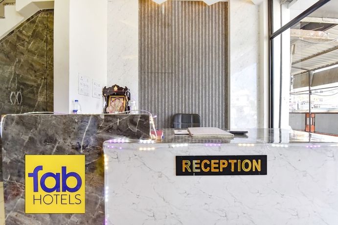 Imagen de los interiores del Hotel FabExpress Kothari Inn. Foto 17