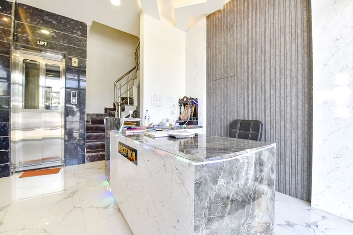 Imagen de los interiores del Hotel FabExpress Kothari Inn. Foto 18