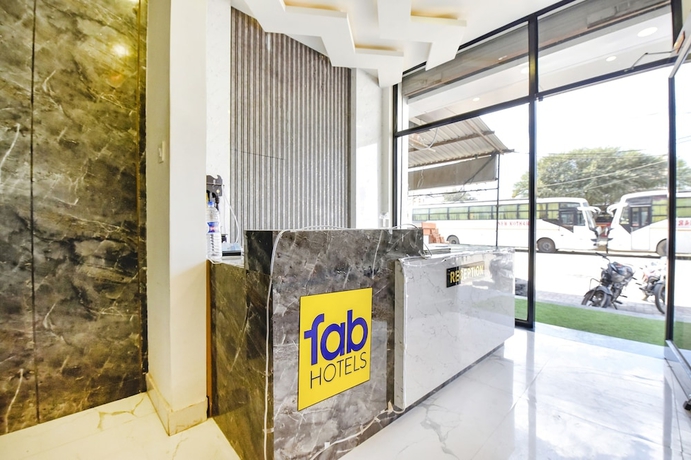 Imagen de los interiores del Hotel FabExpress Kothari Inn. Foto 19