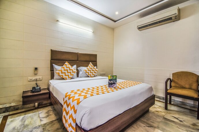 Imagen de la habitación del Hotel FabExpress Satya Inn. Foto 6