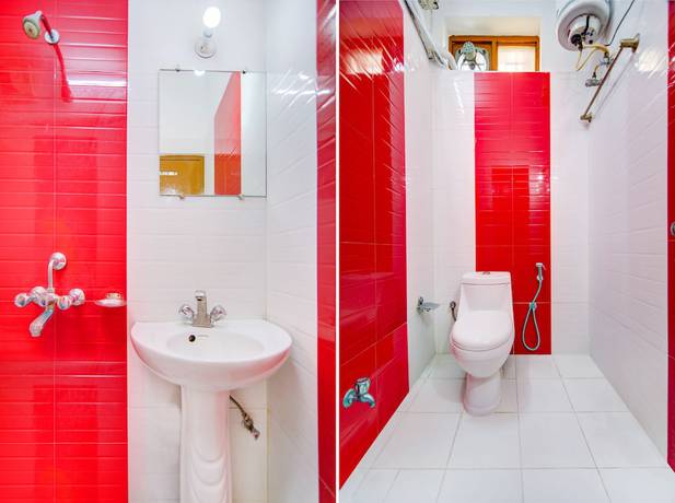 Imagen de la habitación del Hotel FabGomti. Foto 3