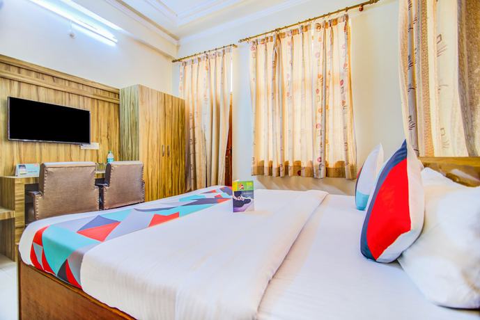 Imagen de la habitación del Hotel FabGomti. Foto 11