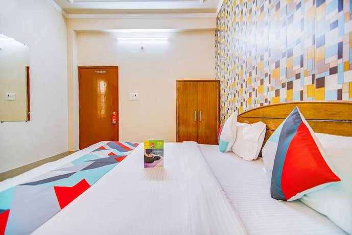 Imagen de la habitación del Hotel FabGomti. Foto 13