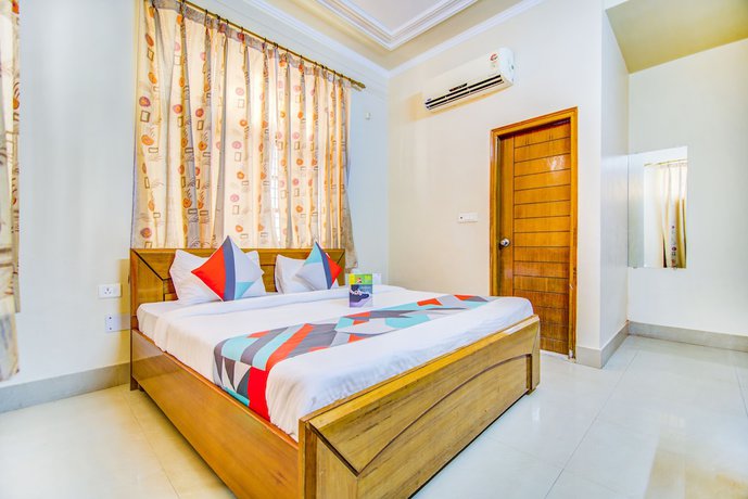 Imagen de la habitación del Hotel FabGomti. Foto 14